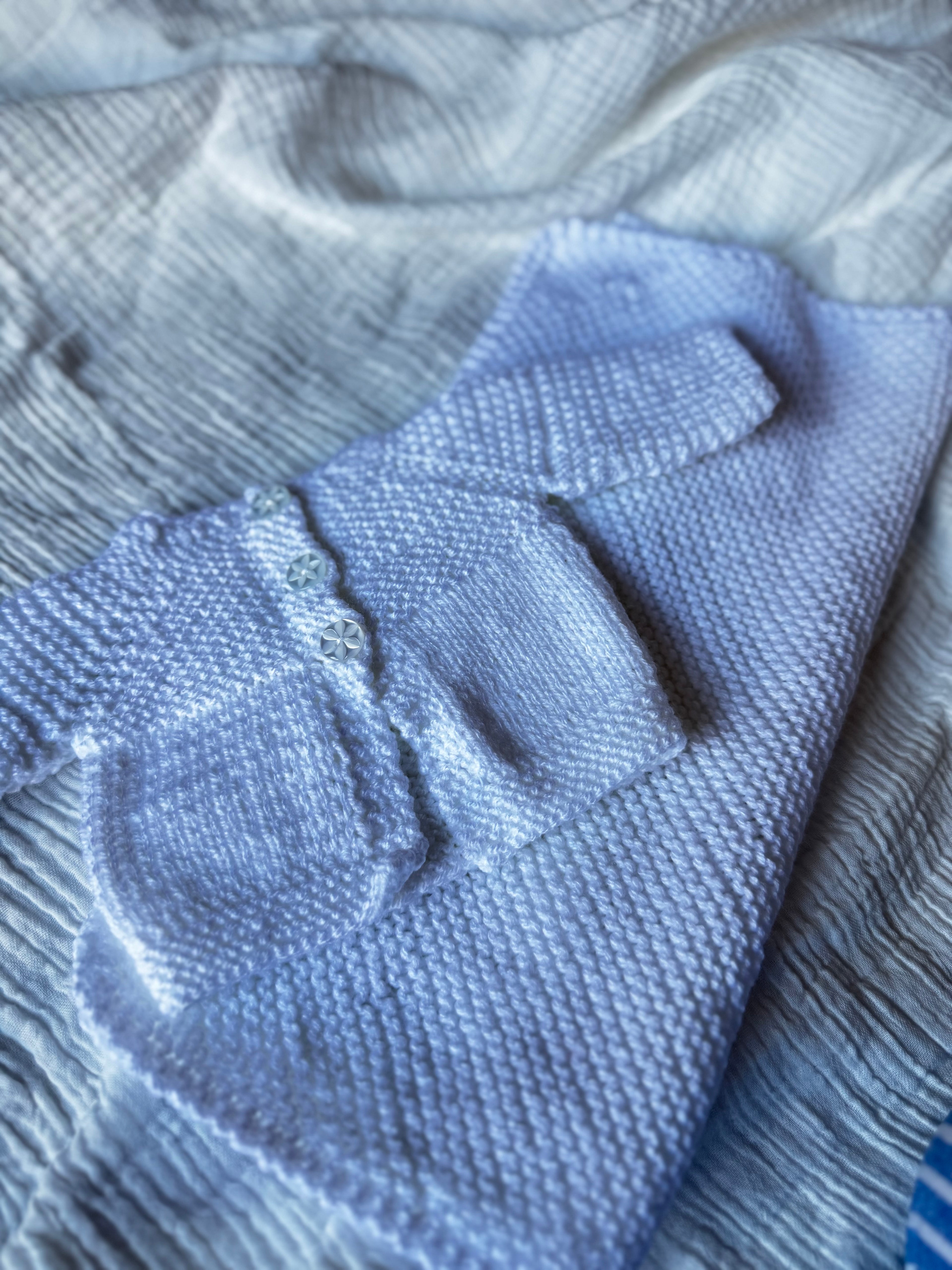 Preemie hand knit set white