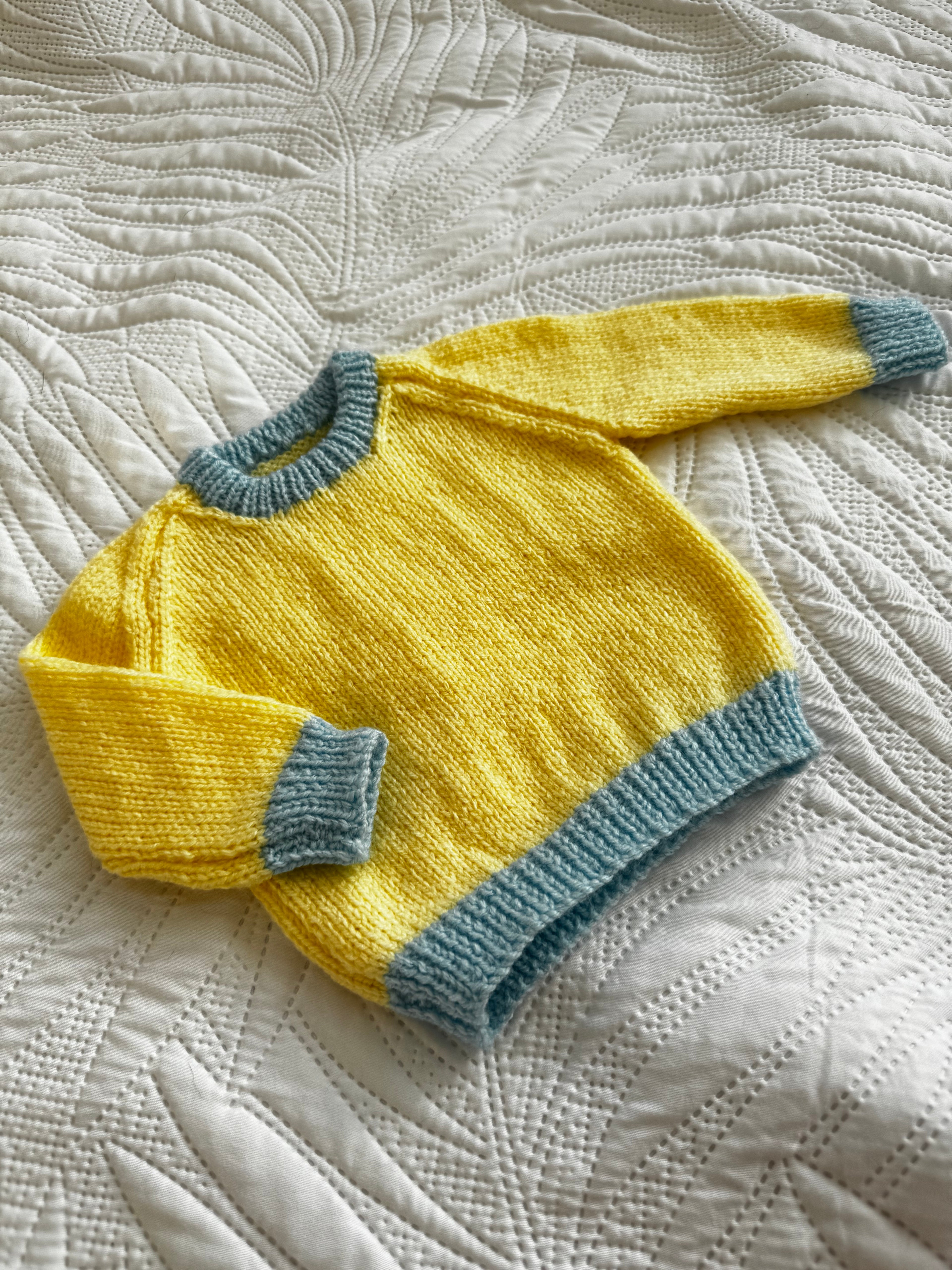 0-6m Yellow & blue hand knit jumper