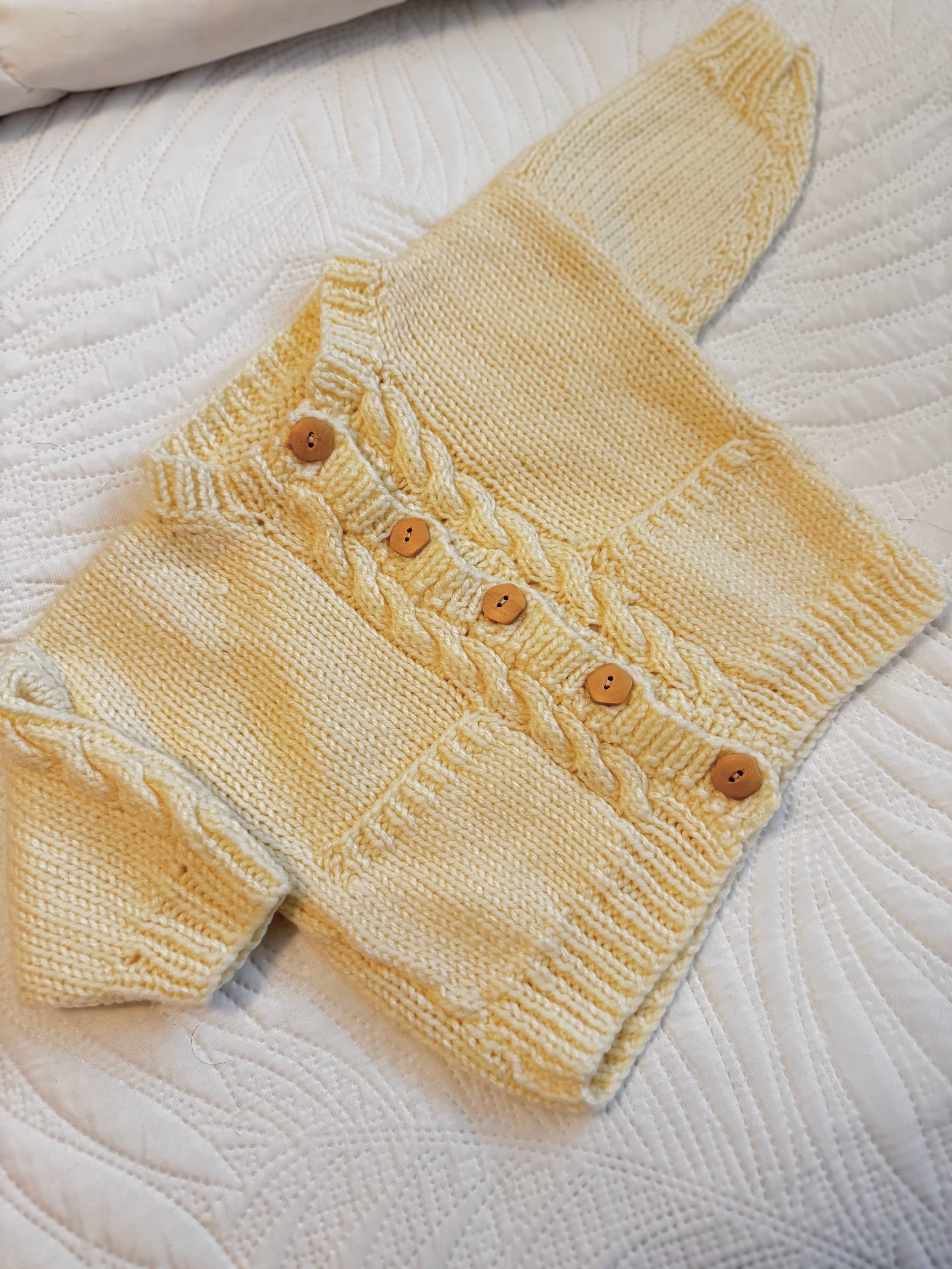9-18m Lemon/cream hand knit