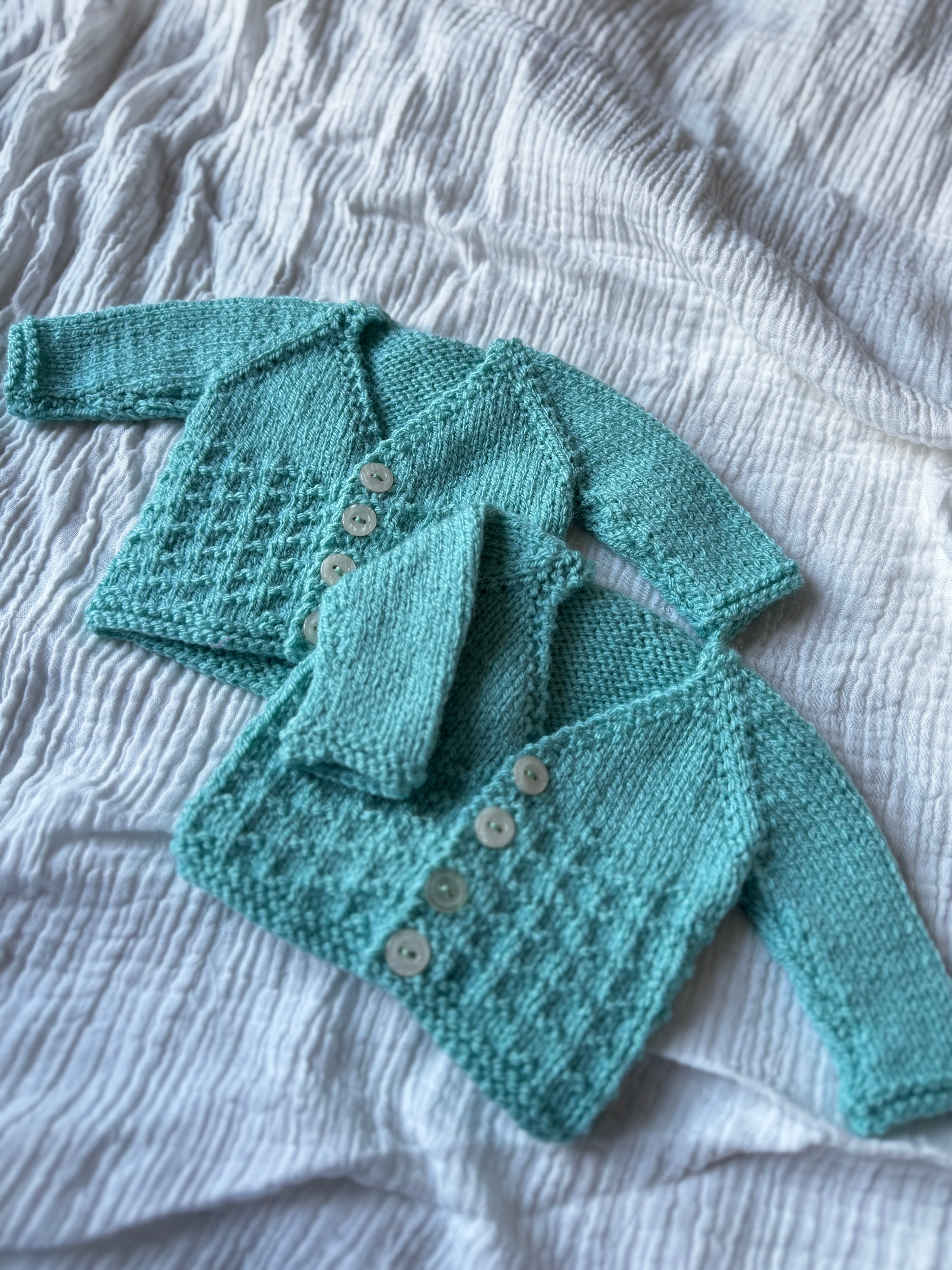 Preemie twin hand knits
