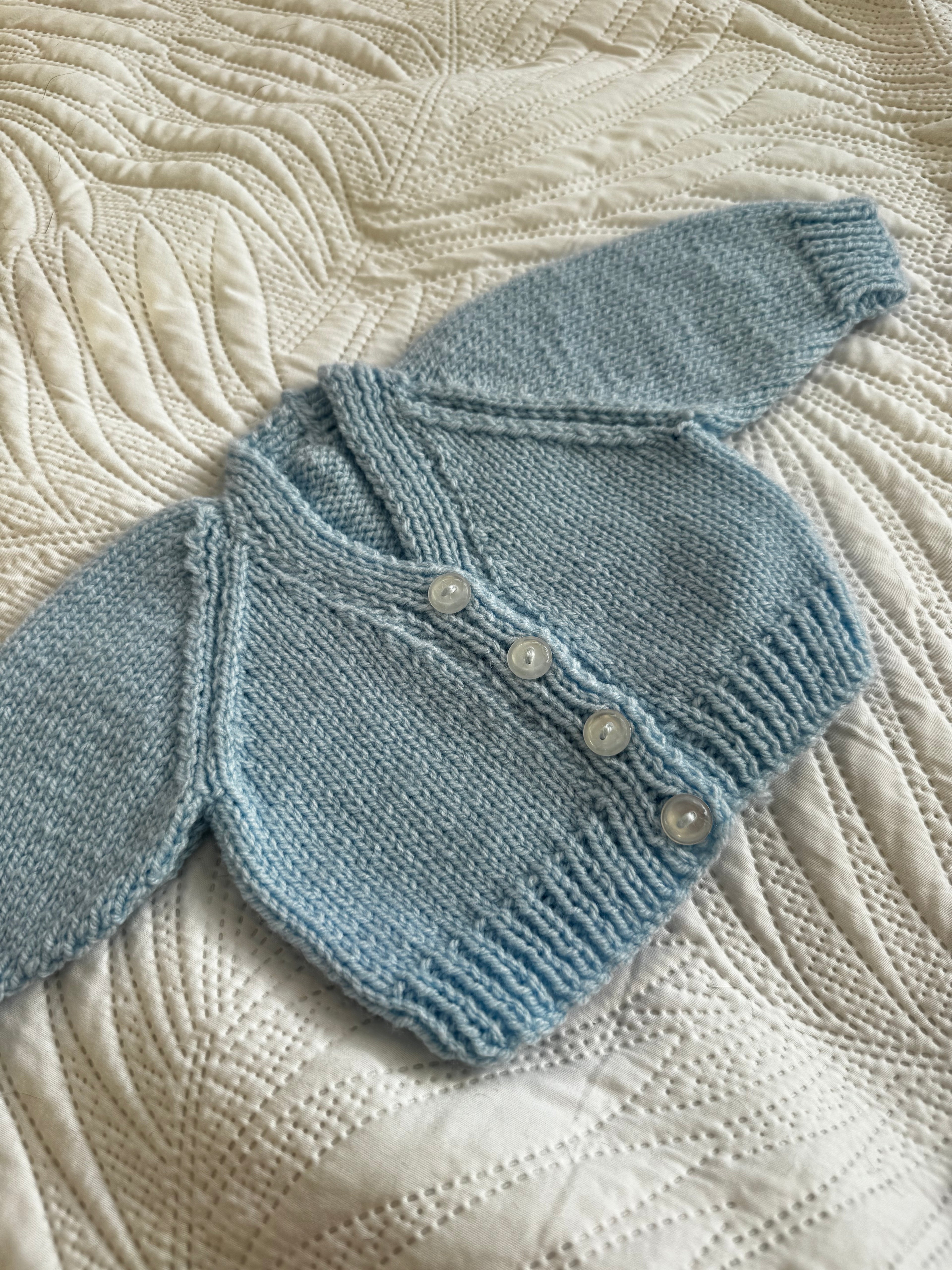 0-3m blue hand knit cardi